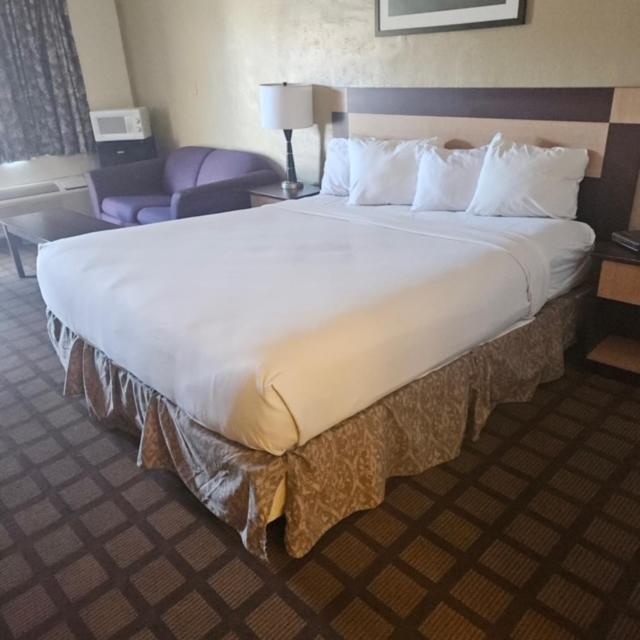 Americas Best Value Inn Уендоувър Екстериор снимка